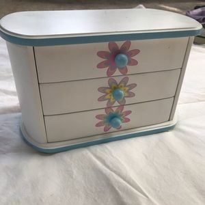 Kids jewelry box